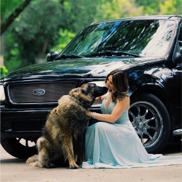 Meet your Posher, Aivryn - Picture 1 of 1